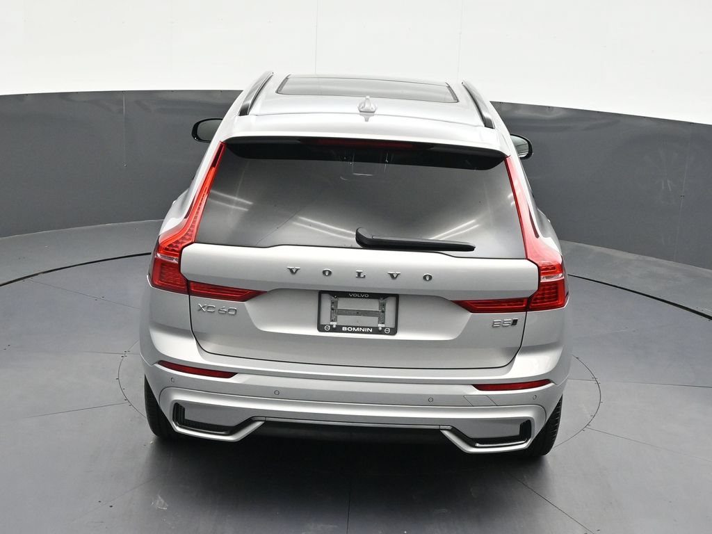 Certified 2024 Volvo XC60 B5 Core AWD/4WD image 22