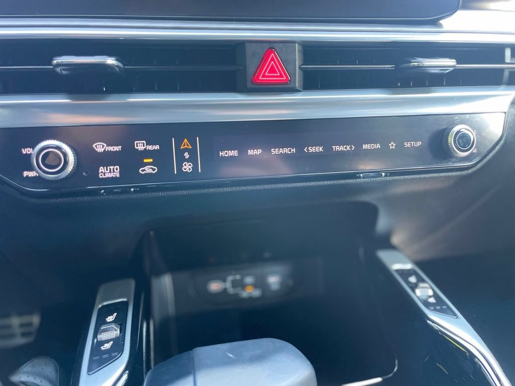 Certified 2025 Kia Sorento SX Prestige AWD/4WD image 16