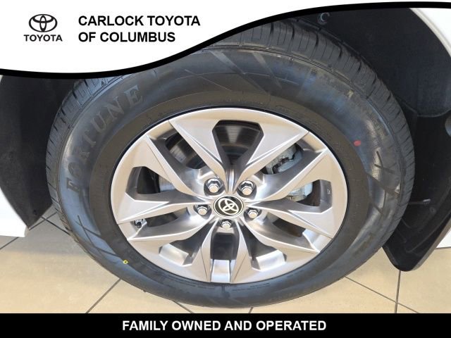 Used 2024 Toyota Sienna XLE FWD image 10