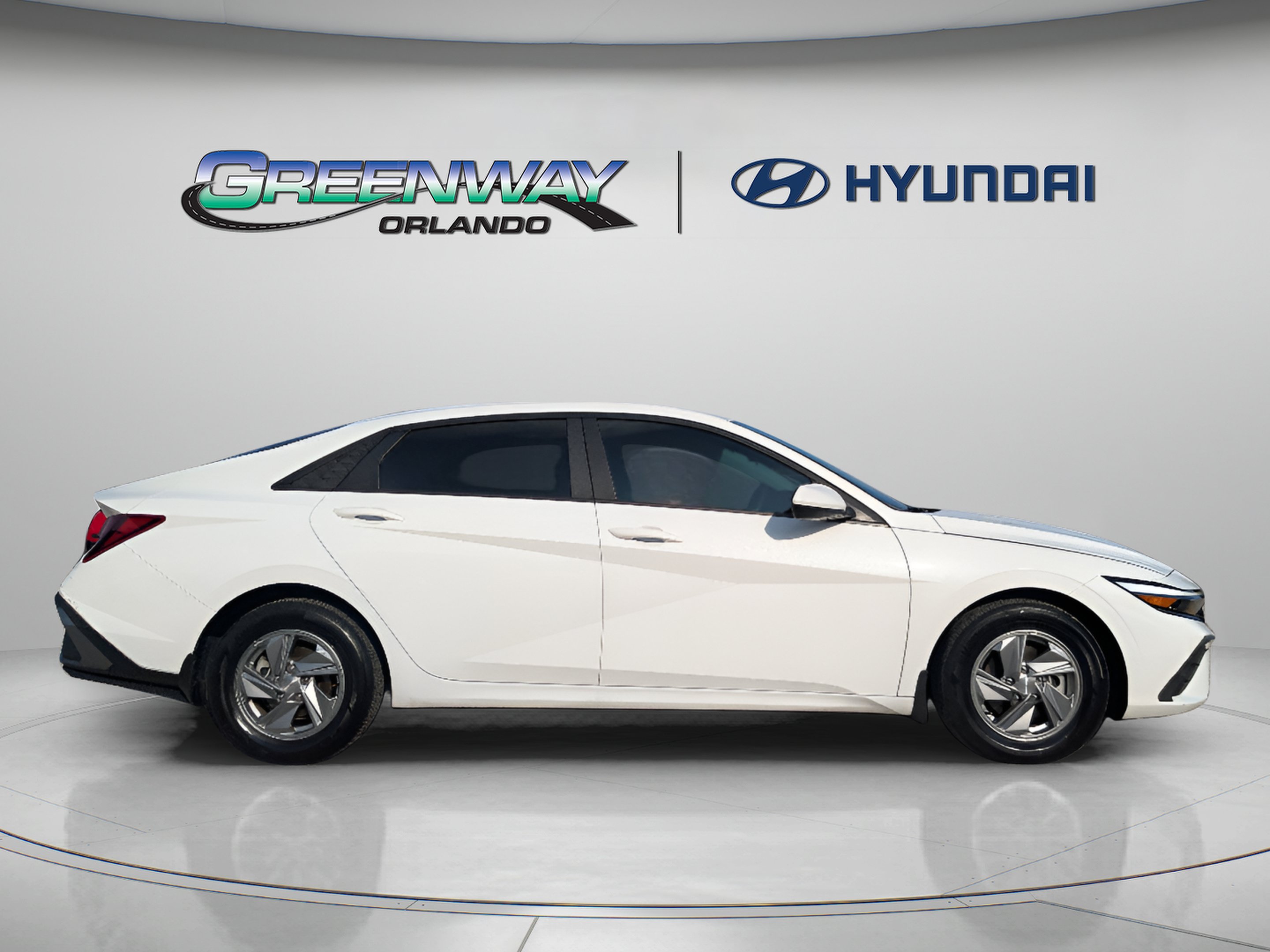 Used 2024 Hyundai Elantra SE FWD image 18