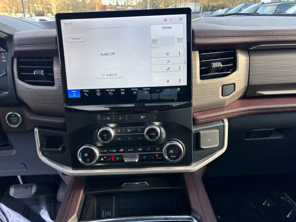 Used 2024 Ford Expedition Max Limited image 18