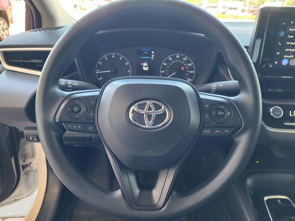 Used 2025 Toyota Corolla LE w/ LE Premium Package image 18