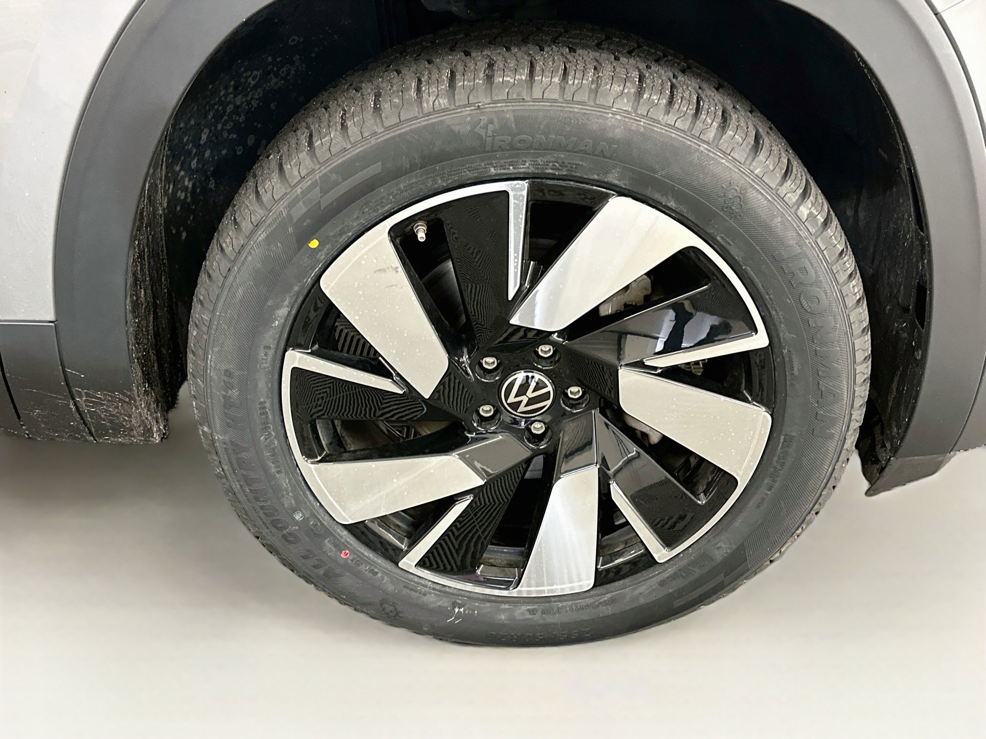 Used 2025 Volkswagen Atlas Cross Sport SE AWD/4WD image 11
