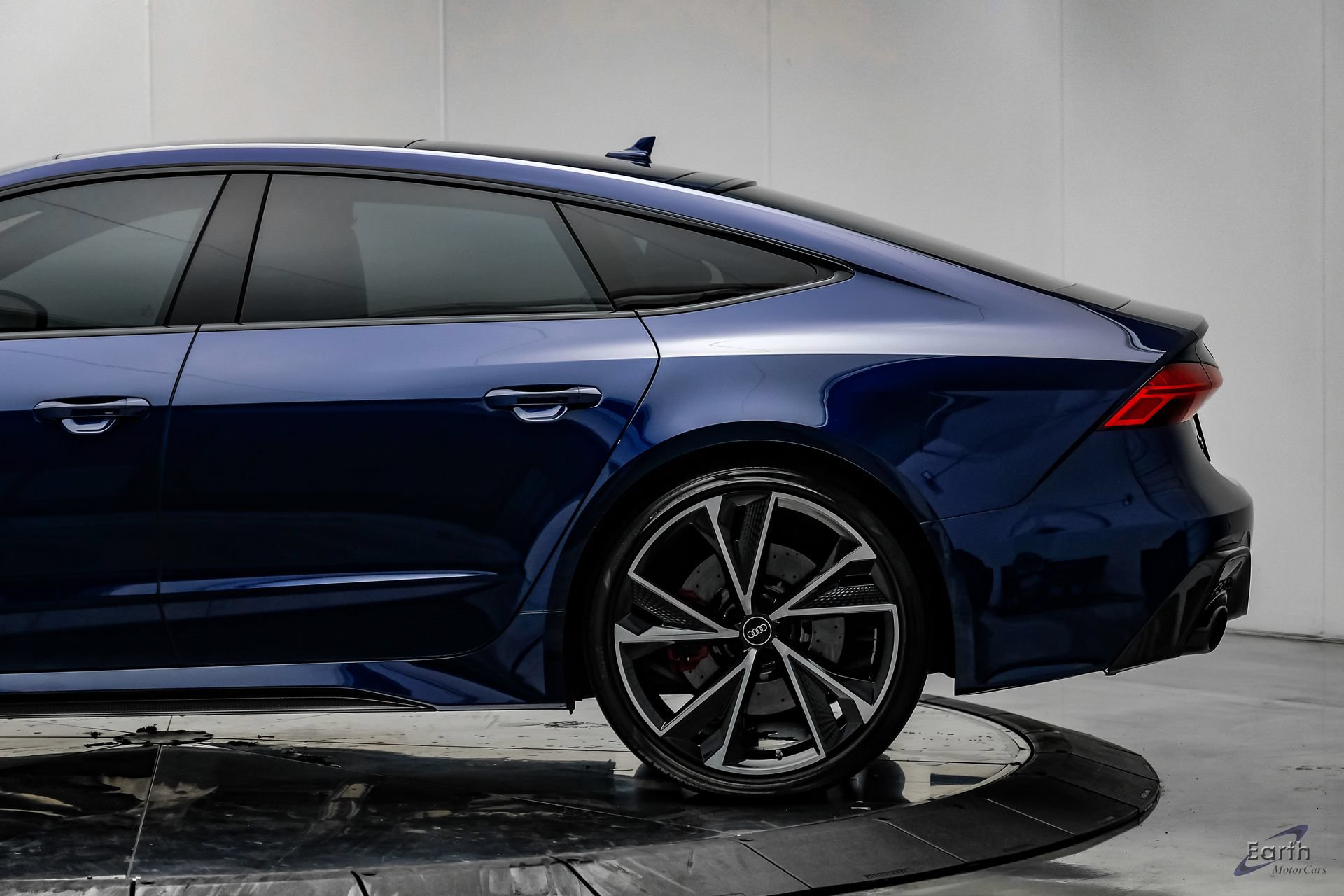 Used 2021 Audi RS 7 Sportback w/ Carbon Optic Package AWD/4WD image 9