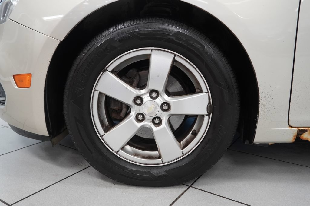 Used 2015 Chevrolet Cruze LT FWD image 15