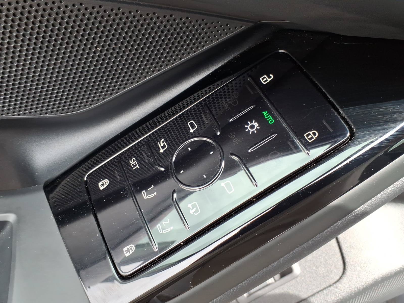Used 2025 Audi A6 e-tron Premium w/ Ultra Package RWD image 19