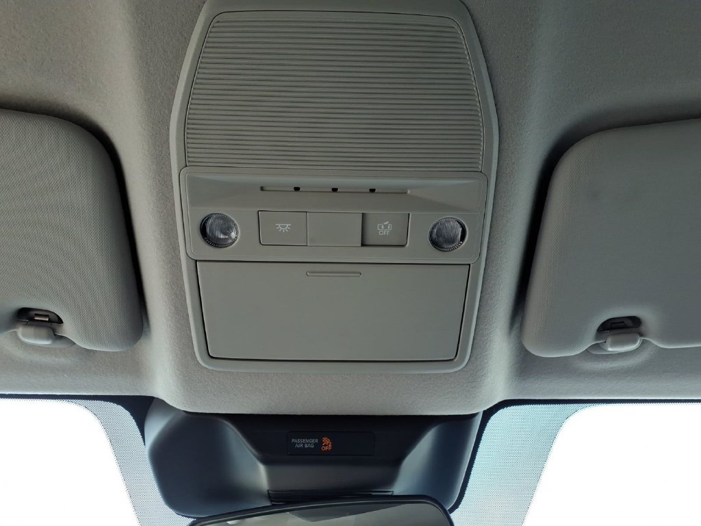 New 2027 Nissan Kicks SR w/ Cold Weather Package FWD image 32