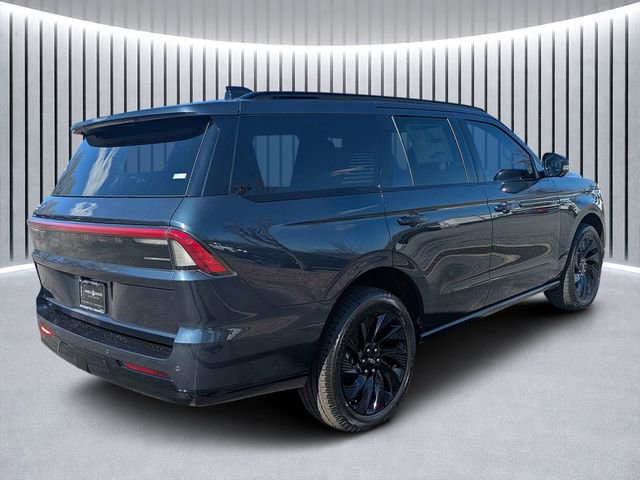 New 2026 Lincoln Navigator Reserve w/ Jet Appearance Package image 3