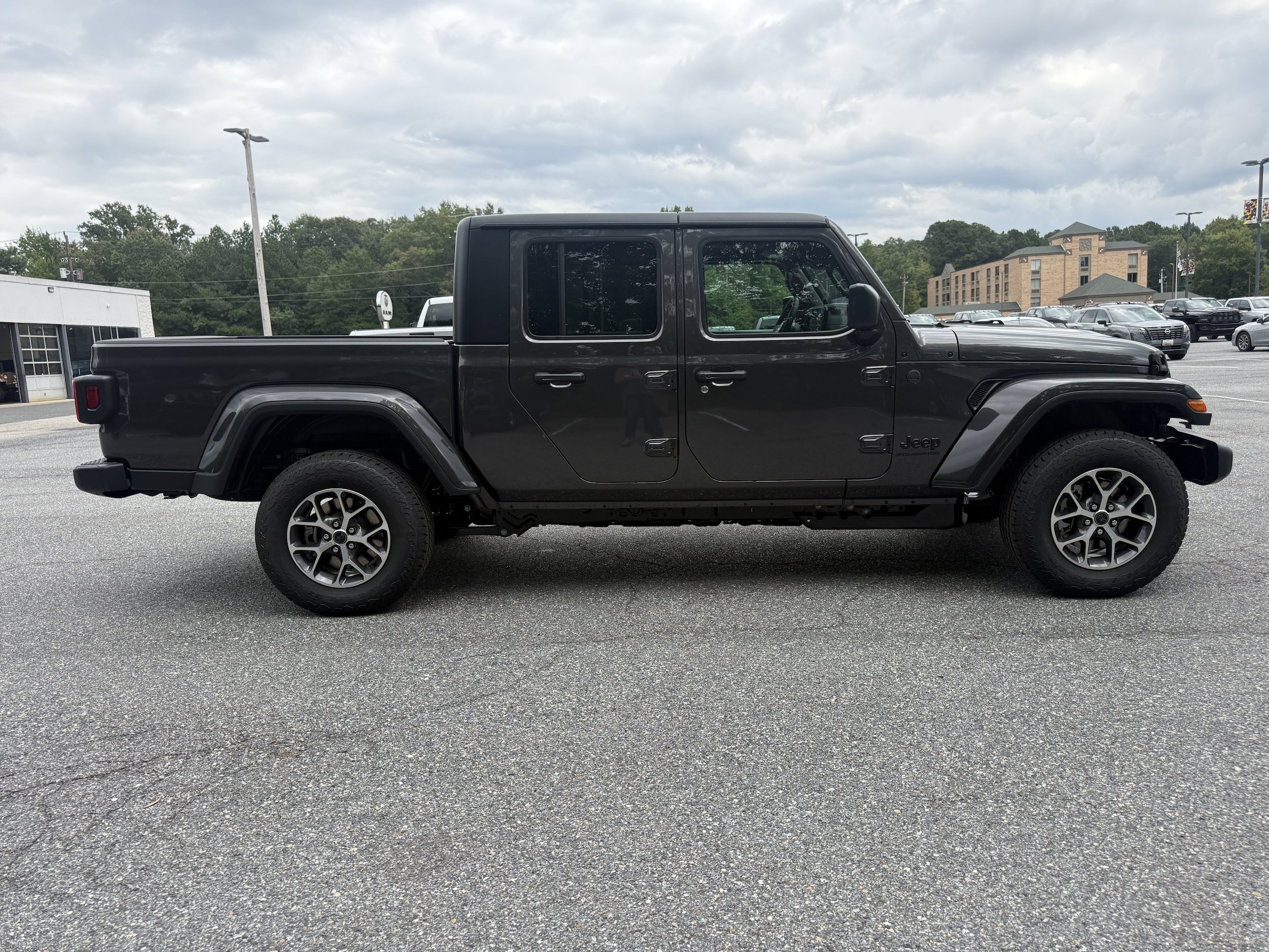New 2027 Jeep Gladiator Sport AWD/4WD image 9