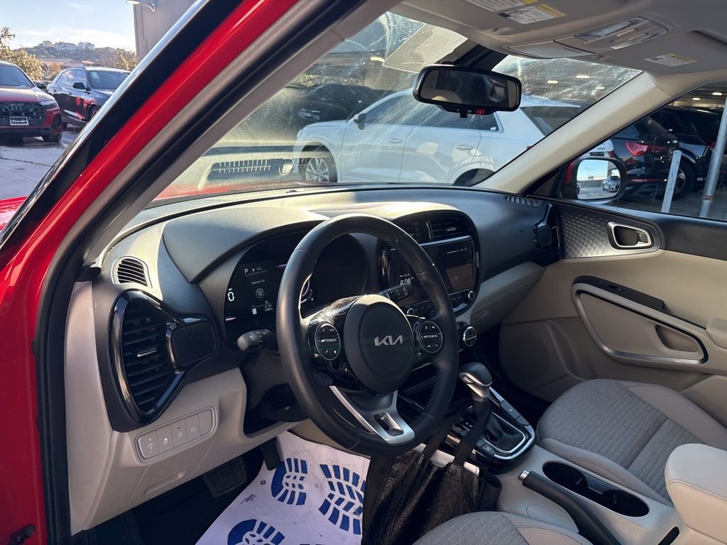 Used 2025 Kia Soul EX image 12