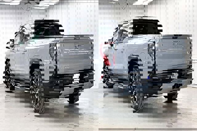 New 2025 GMC Sierra EV Denali image 5