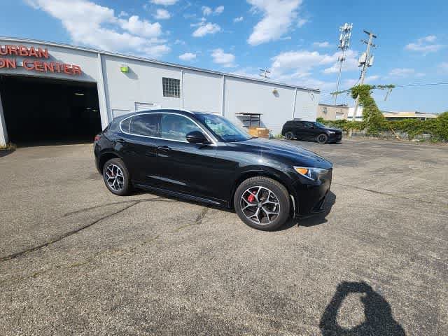 Used 2021 Alfa Romeo Stelvio Ti AWD/4WD image 7
