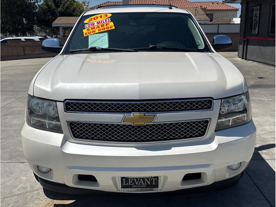 Used 2013 Chevrolet Suburban LTZ RWD image 2