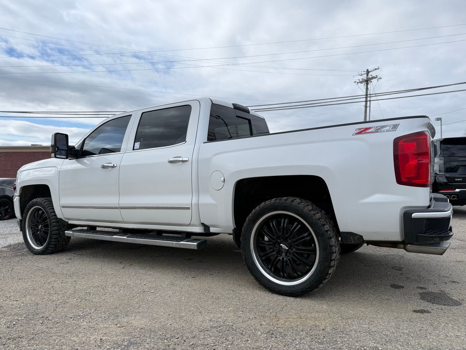 Used 2017 Chevrolet Silverado 1500 LTZ Z71 w/ LTZ Plus Package image 5
