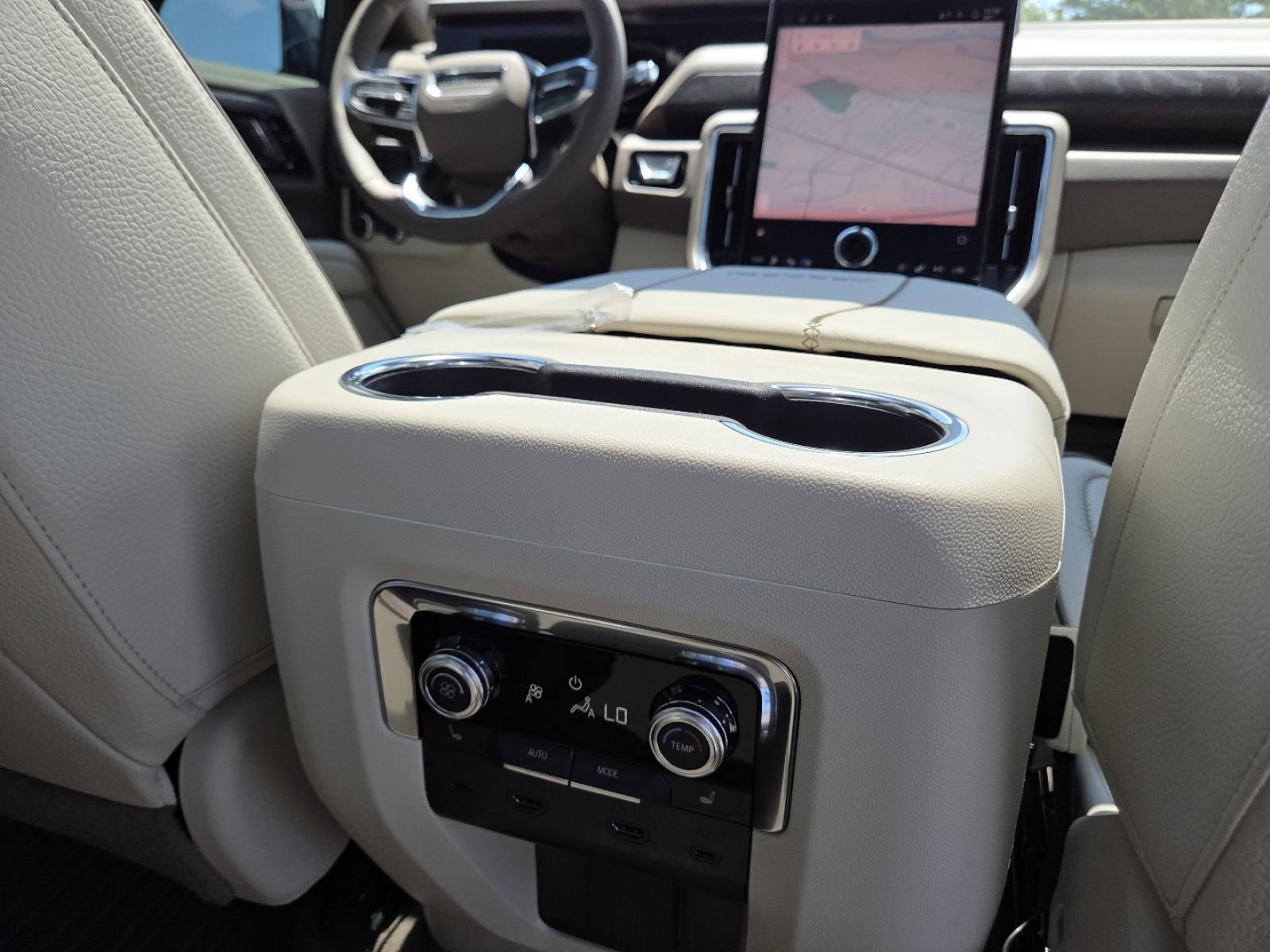 New 2026 GMC Yukon XL Denali w/ Denali Reserve Package AWD/4WD image 29