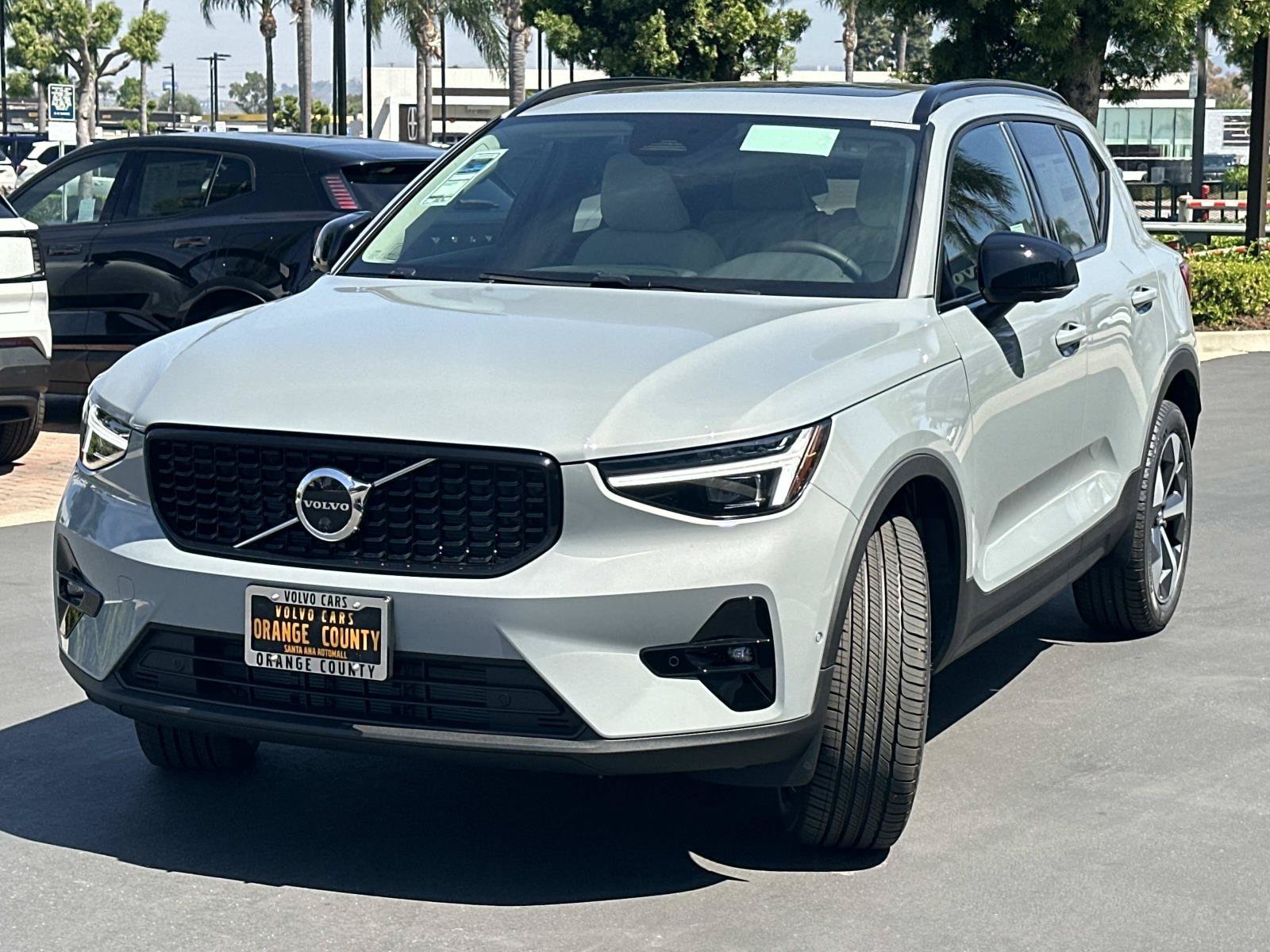 New 2026 Volvo XC40 B5 Plus w/ Protection Package Premier AWD/4WD image 3