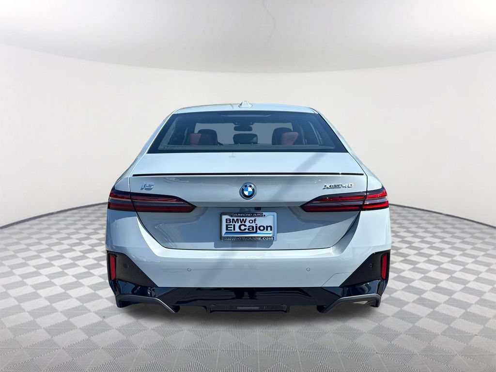 New 2027 BMW i5 M60 w/ M Sport Package AWD/4WD image 5