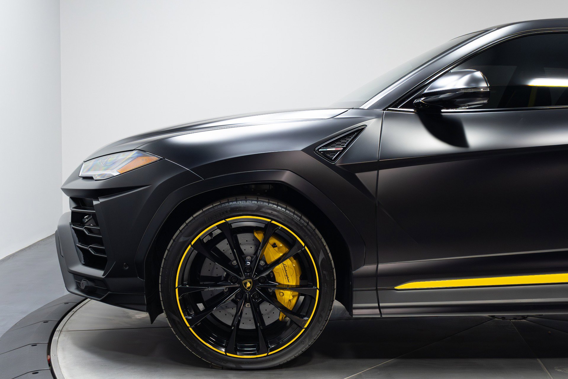 Used 2022 Lamborghini Urus image 45