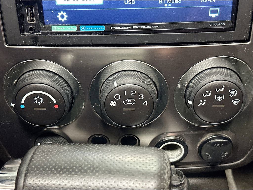 Used 2006 HUMMER H3 w/ Chrome Appearance Package AWD/4WD image 16