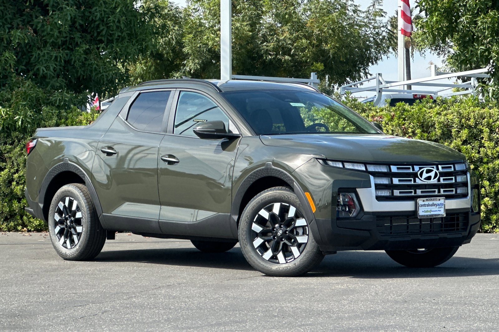 New 2025 Hyundai Santa Cruz SEL image 2