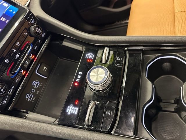 Used 2024 Jeep Grand Cherokee Summit w/ Luxury Tech Group V image 36