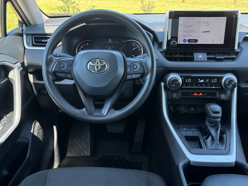 Used 2025 Toyota RAV4 XLE FWD image 11