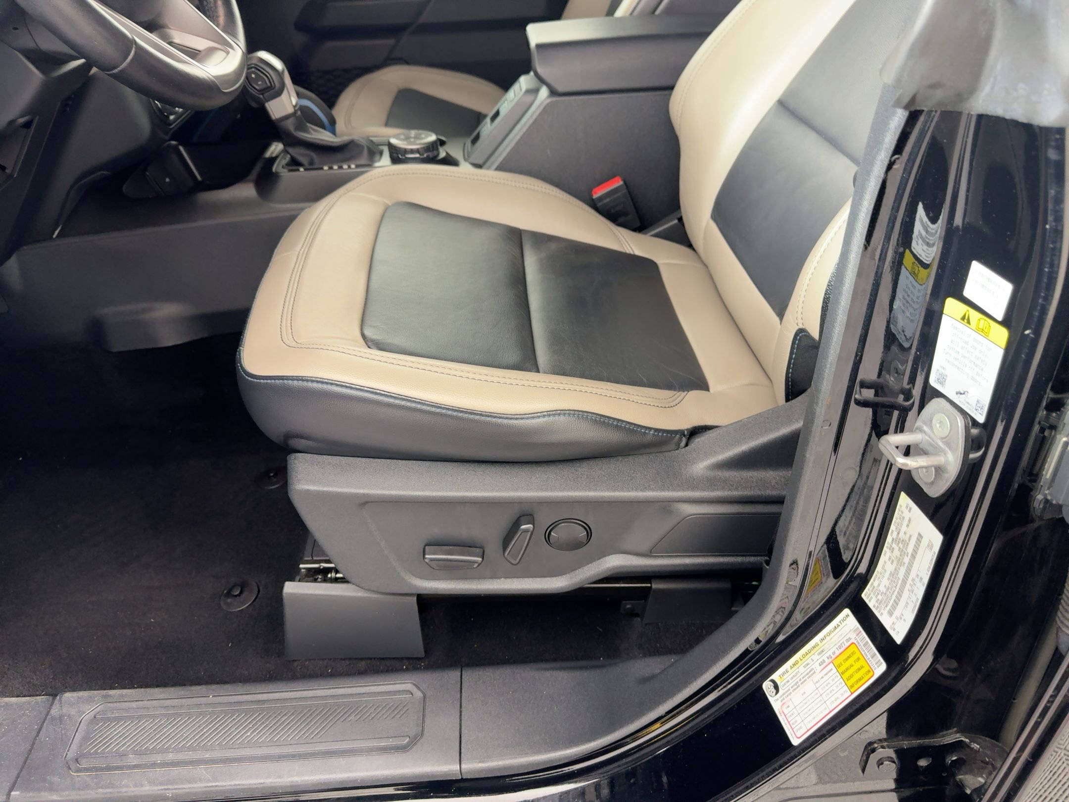 Used 2022 Ford Bronco Wildtrak image 14