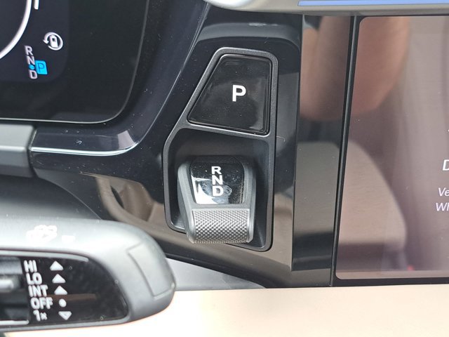 Certified 2024 Porsche Macan 4 Electric image 33