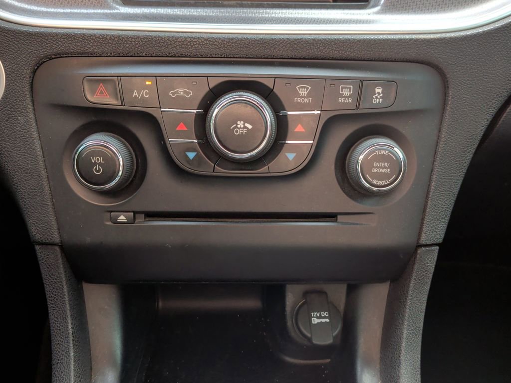 Used 2013 Dodge Charger SE RWD image 15