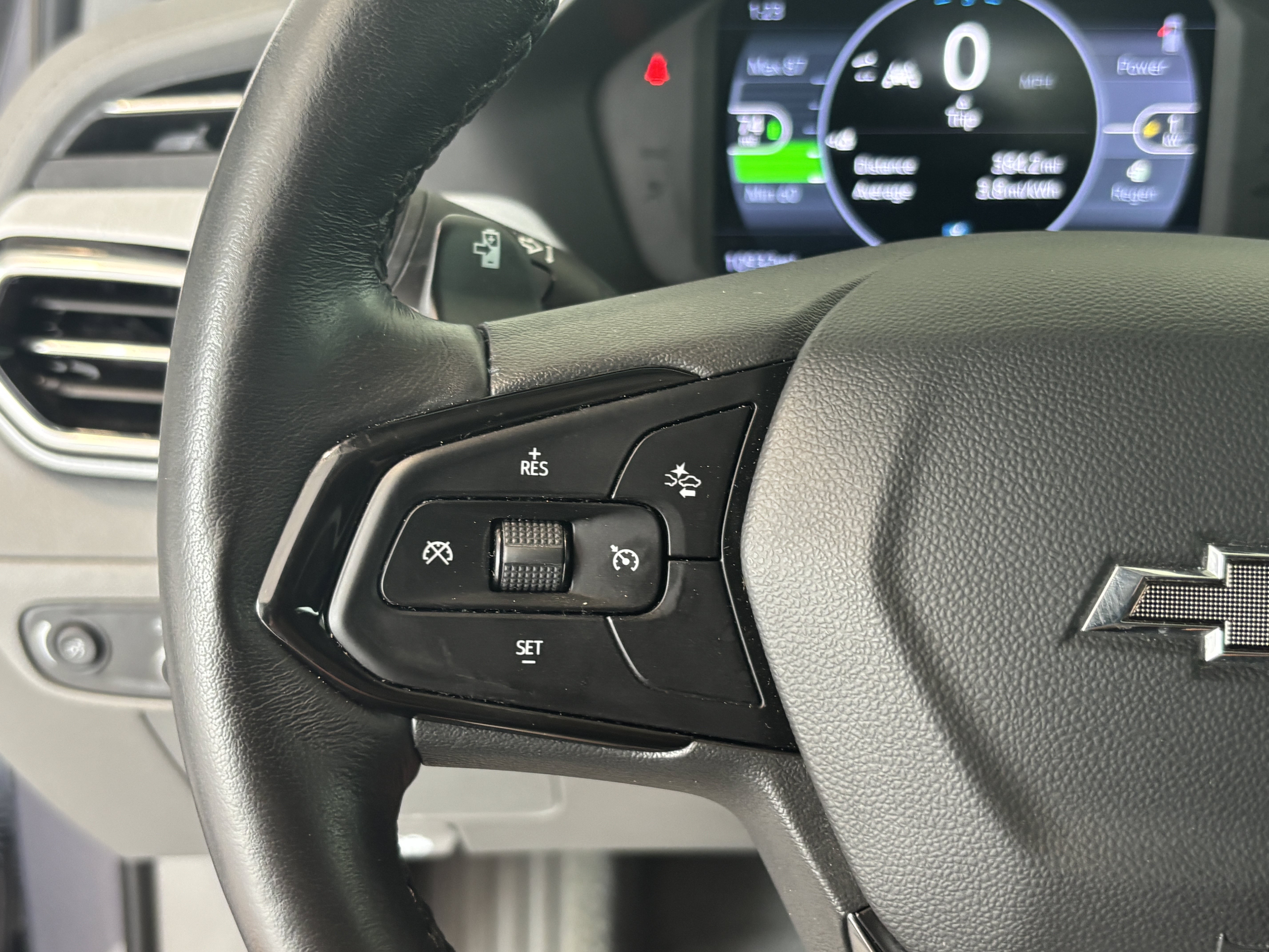 Used 2023 Chevrolet Bolt EUV Premier FWD image 11
