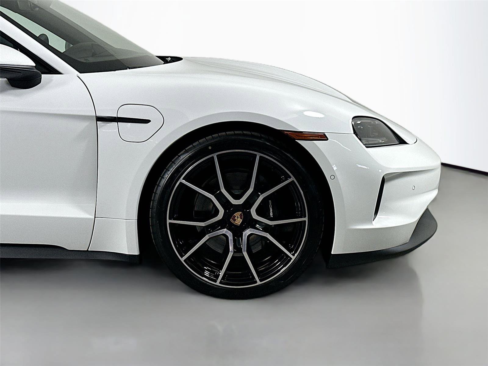 Certified 2025 Porsche Taycan AWD/4WD image 14