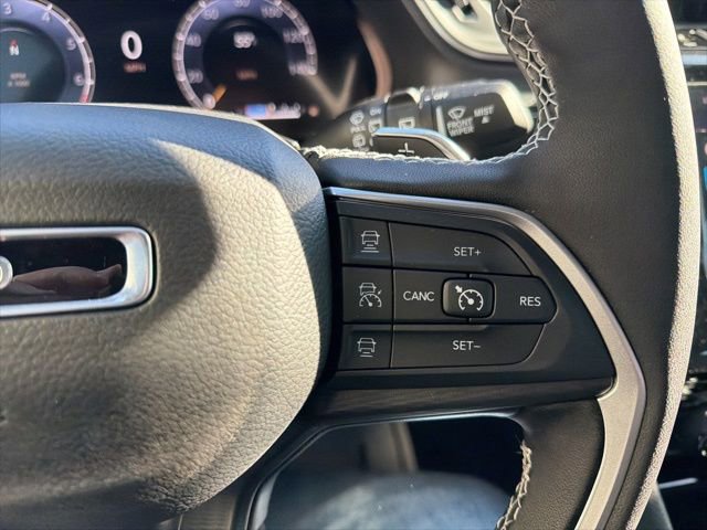 New 2025 Jeep Grand Cherokee Altitude image 12