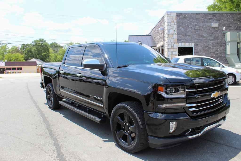 Used 2018 Chevrolet Silverado 1500 LTZ Z71 w/ LTZ Plus Package AWD/4WD image 3