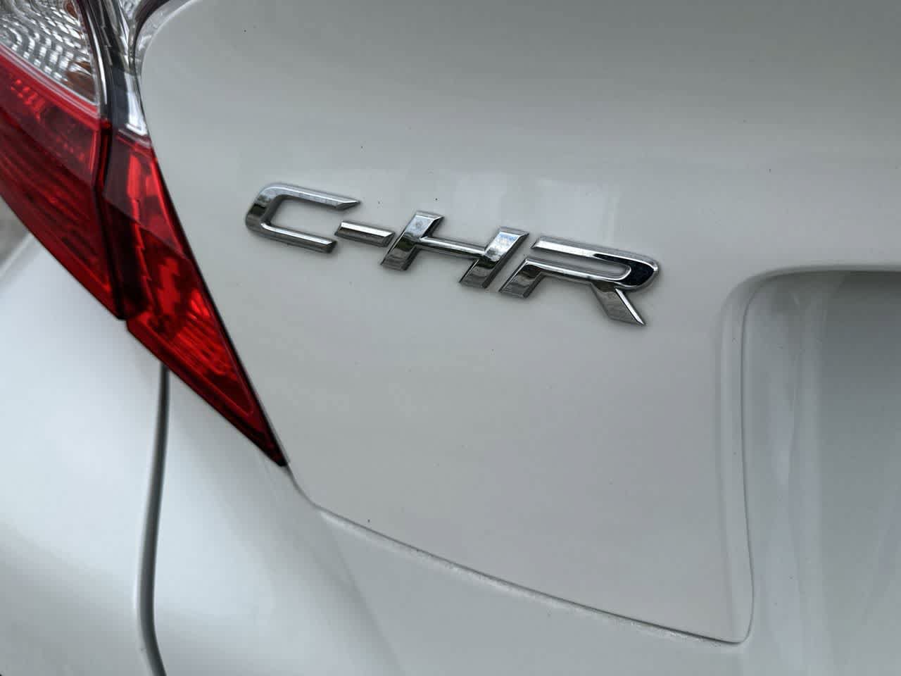 Used 2021 Toyota C-HR XLE FWD image 12