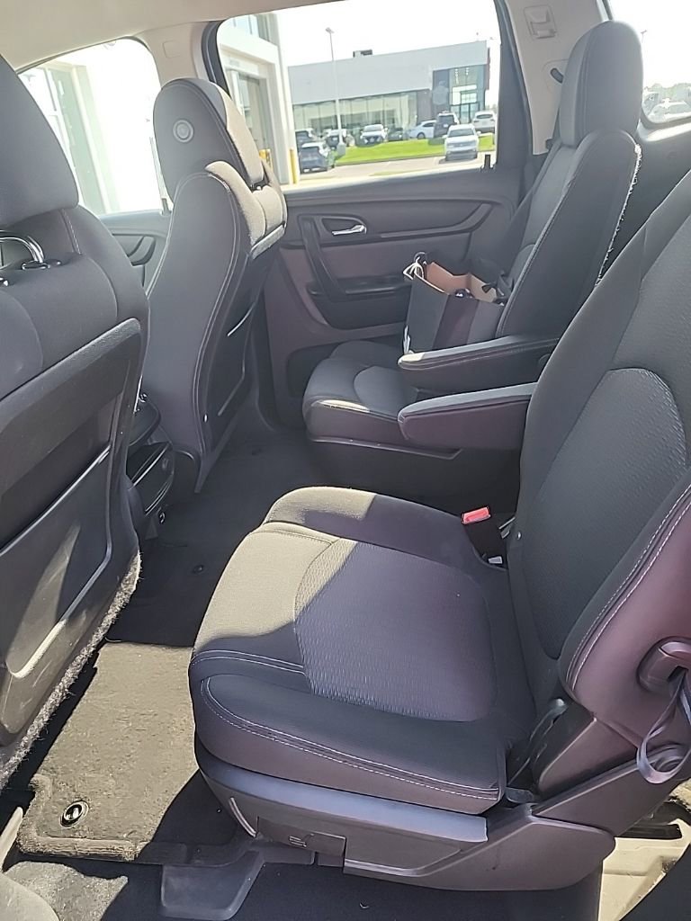 Used 2017 Chevrolet Traverse LT w/ Style and Technology Package image 9