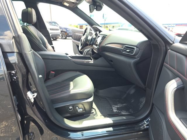 Used 2023 Maserati Levante Modena AWD/4WD image 38