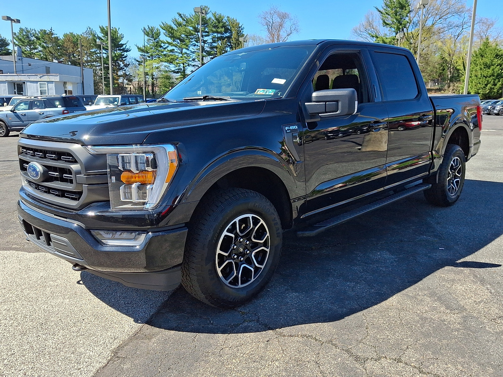 Used 2023 Ford F150 XLT w/ Equipment Group 302A High AWD/4WD image 3