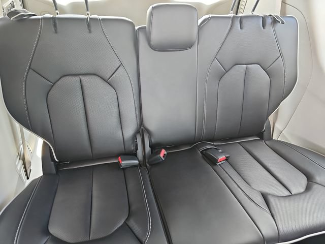 Used 2023 Chrysler Pacifica Limited w/ Uconnect Theater Family Group AWD/4WD image 14