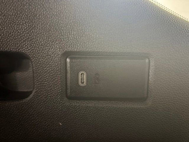 Used 2024 GMC Yukon AT4 w/ Technology Package AWD/4WD image 13