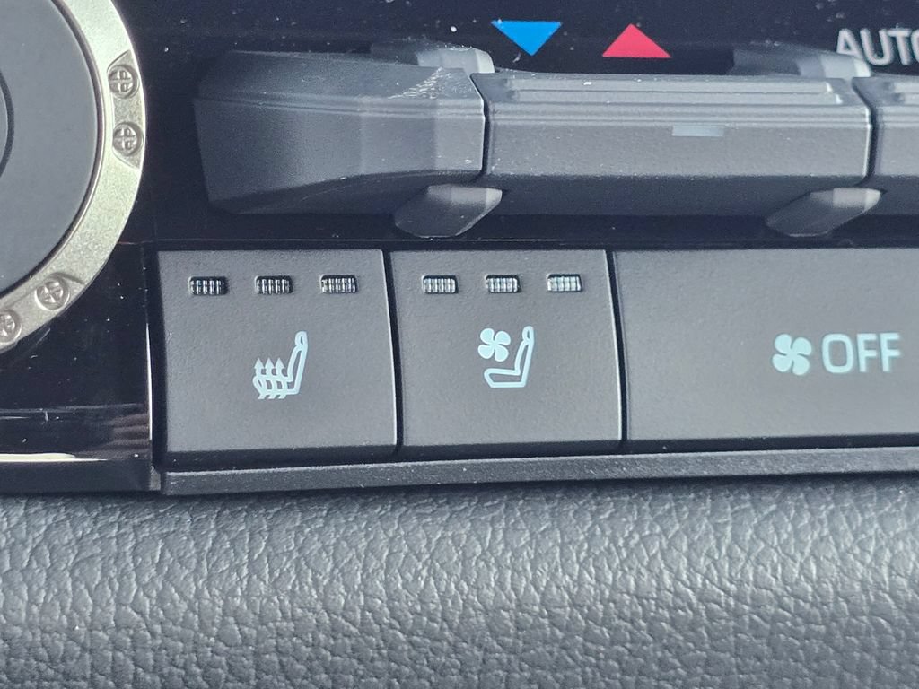New 2026 Toyota Tundra Limited AWD/4WD image 11