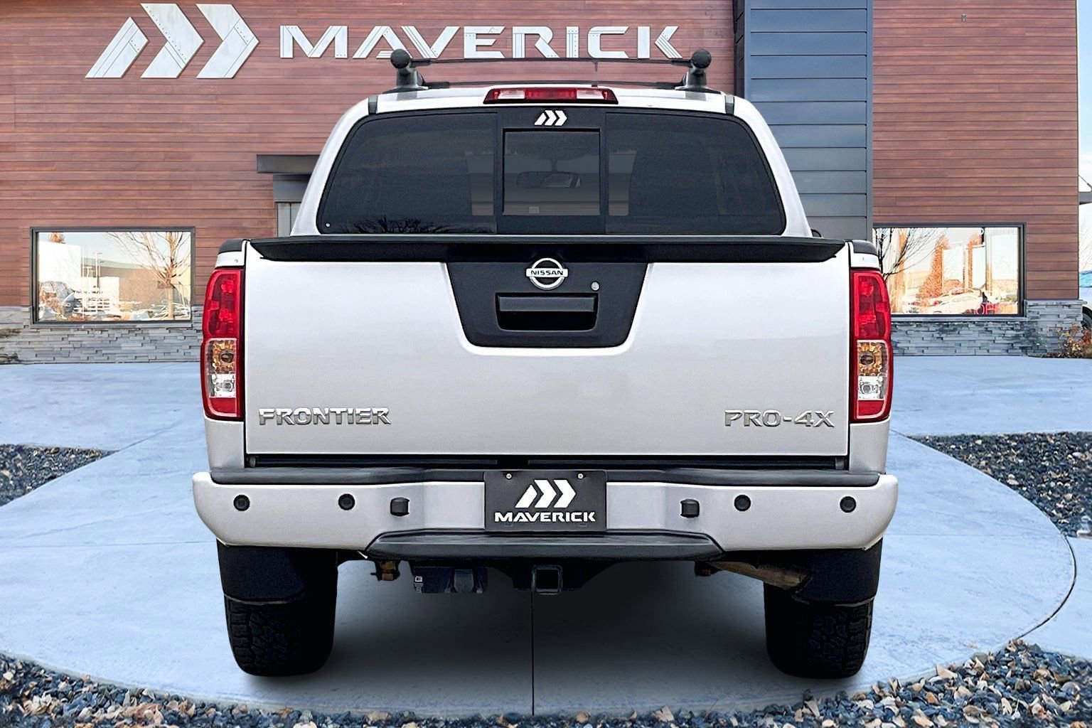 Used 2020 Nissan Frontier PRO-4X w/ Pro-4x Utility Package image 6