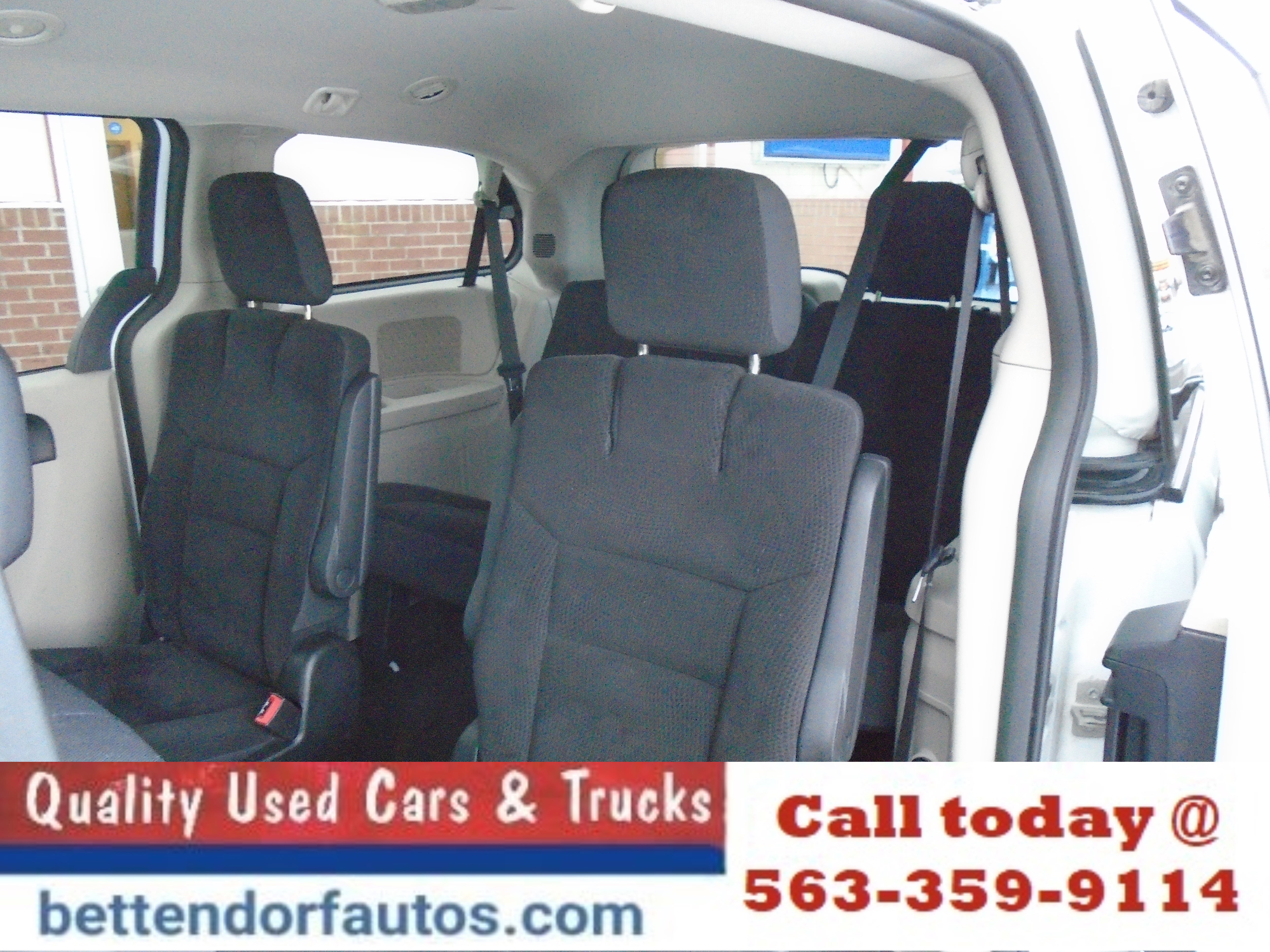 Used 2018 Dodge Grand Caravan SE w/ UConnect Hands-Free Group image 9