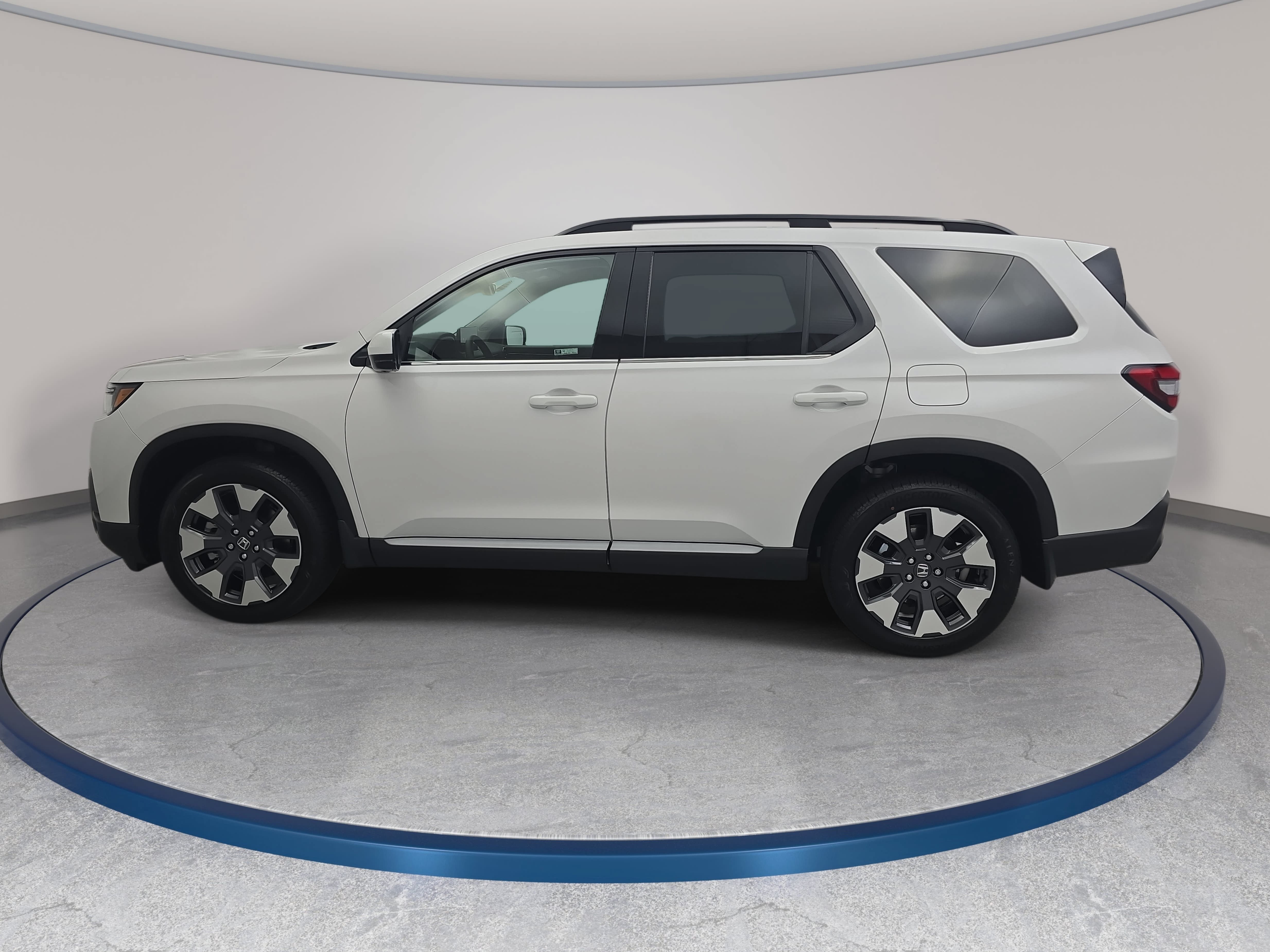 New 2026 Honda Pilot Touring image 8