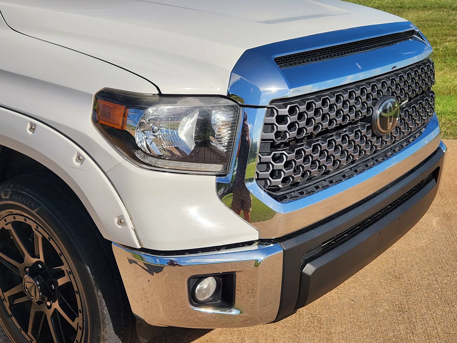 Used 2019 Toyota Tundra SR5 w/ SR5 Upgrade Package RWD image 12