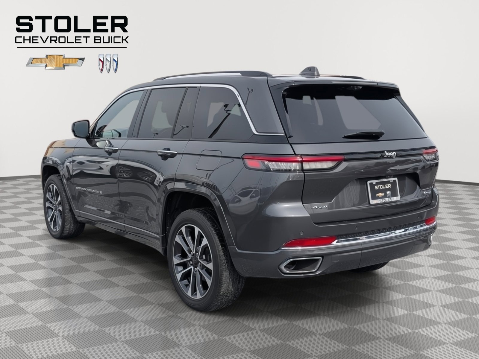 Used 2022 Jeep Grand Cherokee Overland w/ Luxury Tech Group IV image 3