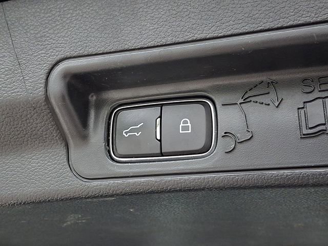 Used 2022 Ford Explorer ST-Line AWD/4WD image 32