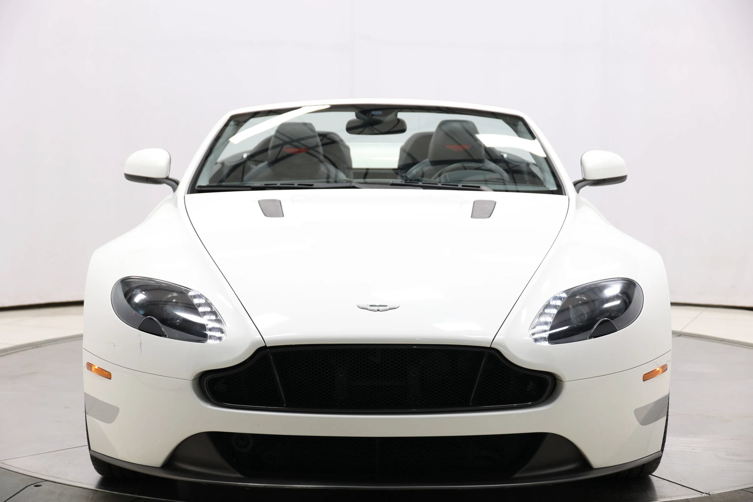 Used 2016 Aston Martin V8 Vantage GT RWD image 69