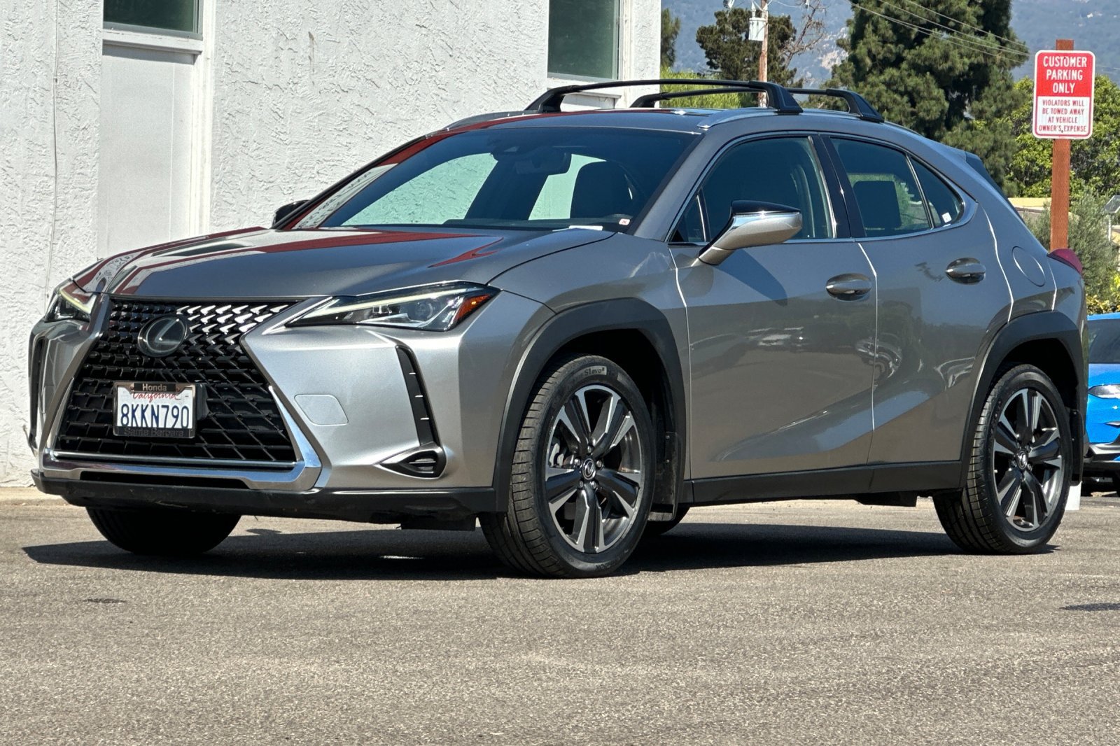 Used 2019 Lexus UX 200 w/ Premium Package FWD image 8