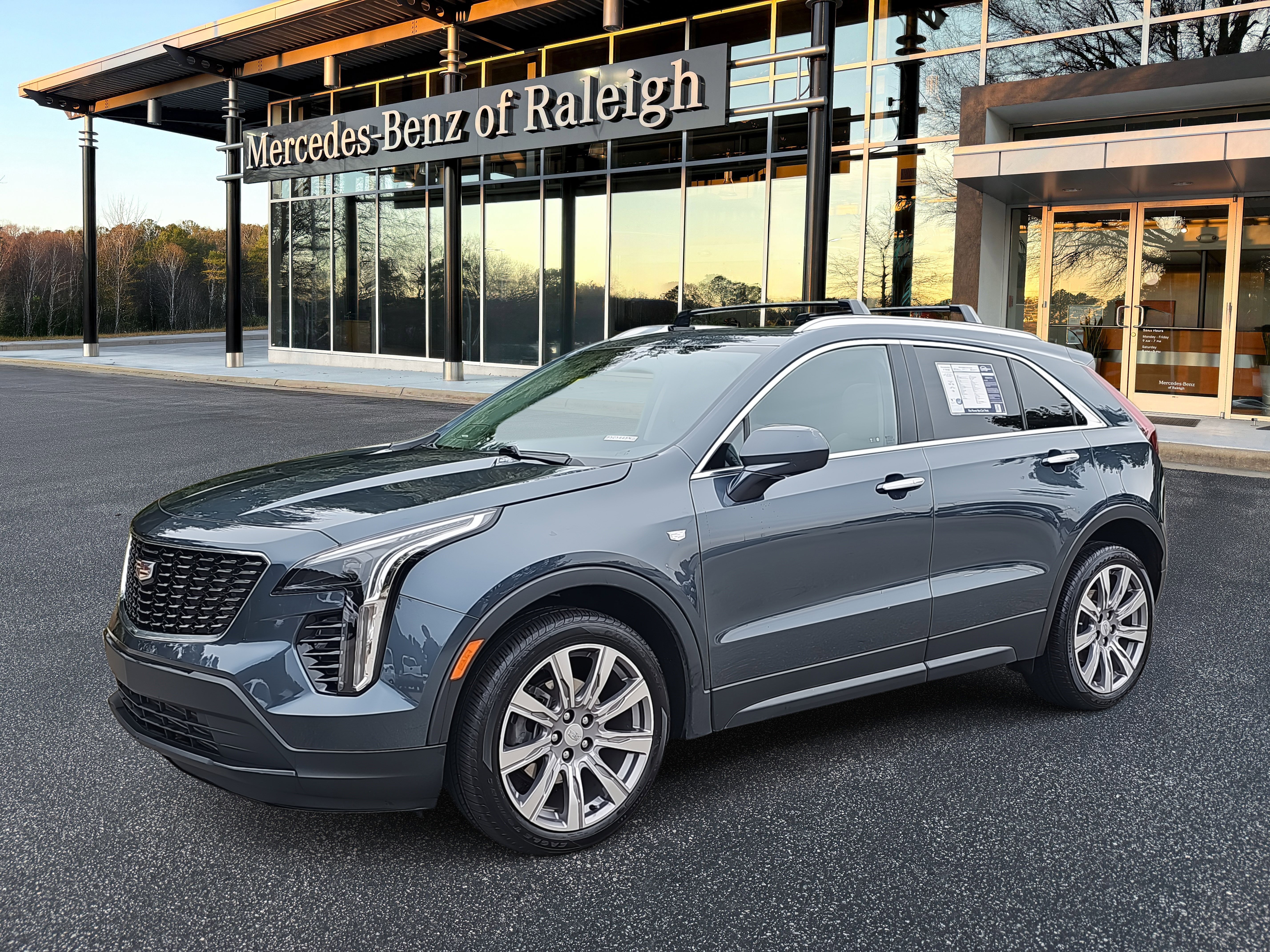 Used 2021 Cadillac XT4 Luxury w/ Cold Weather Package image 1