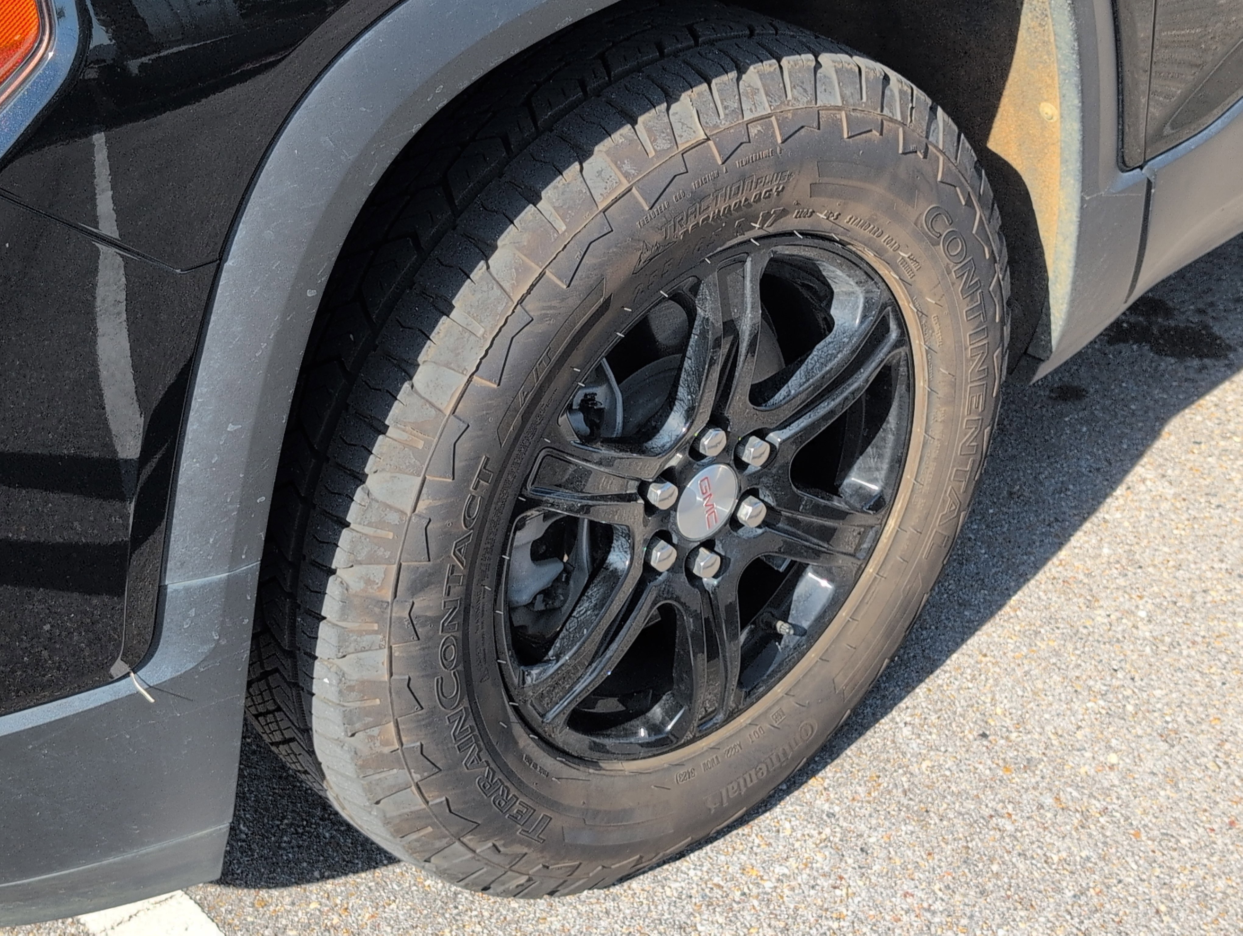 Used 2022 GMC Acadia AT4 image 32